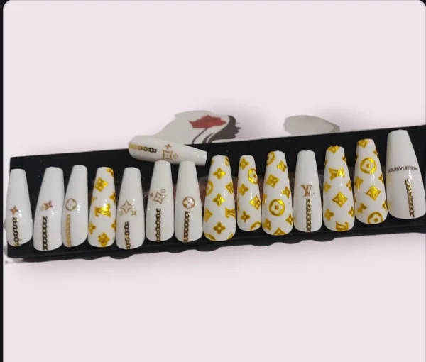 Mrs-Blackrose HM001 Press On Nails – Elegant & Reusable