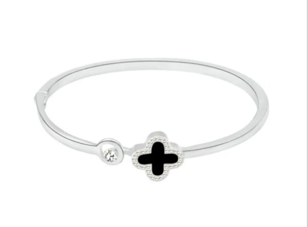Silver Clover Bracelet – Stainless Steel, Nickel-Free Silver Clover Bracelet – Stainless Steel, Nickel-Free